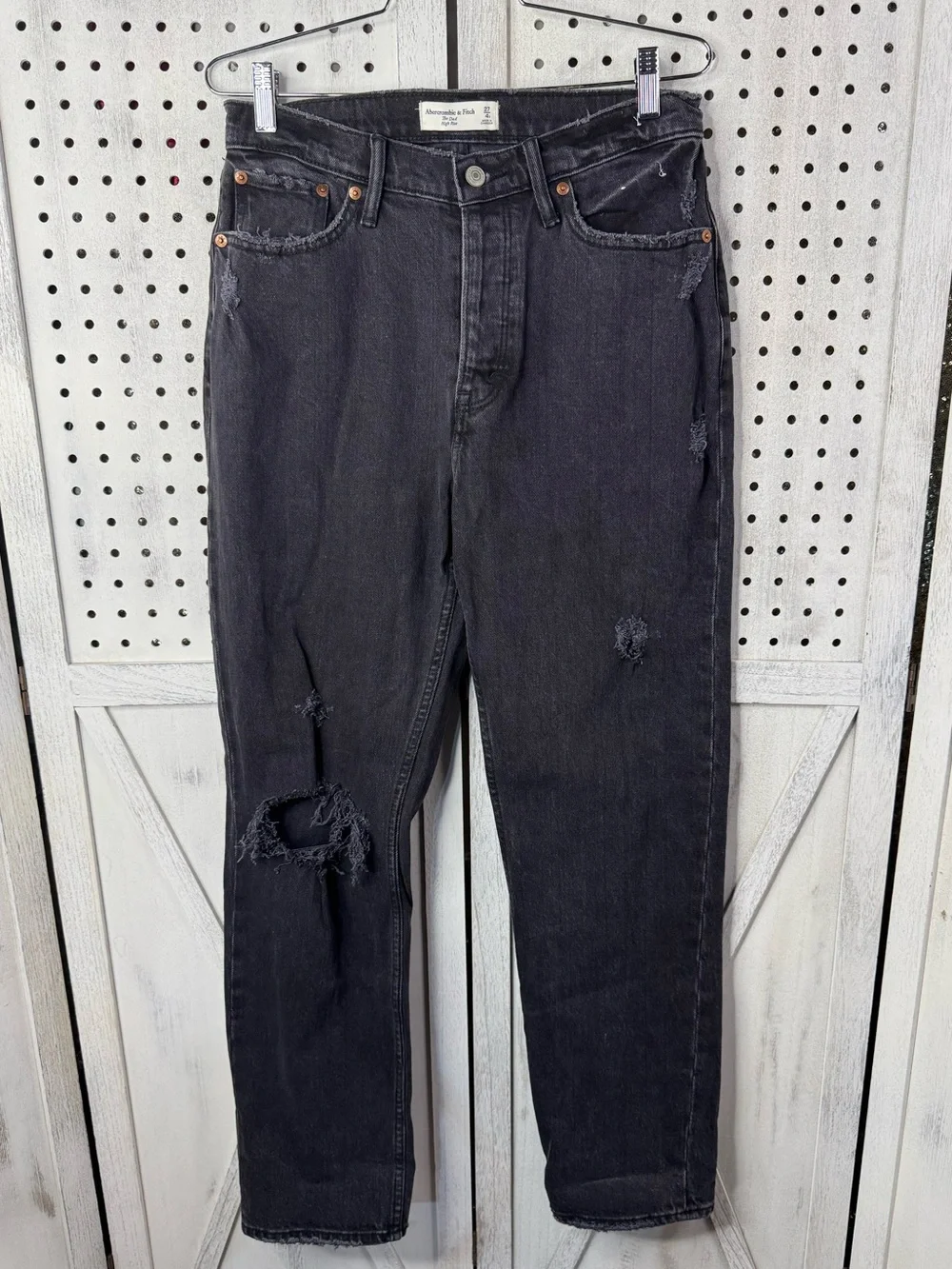Abercrombie & Fitch see accent jeans